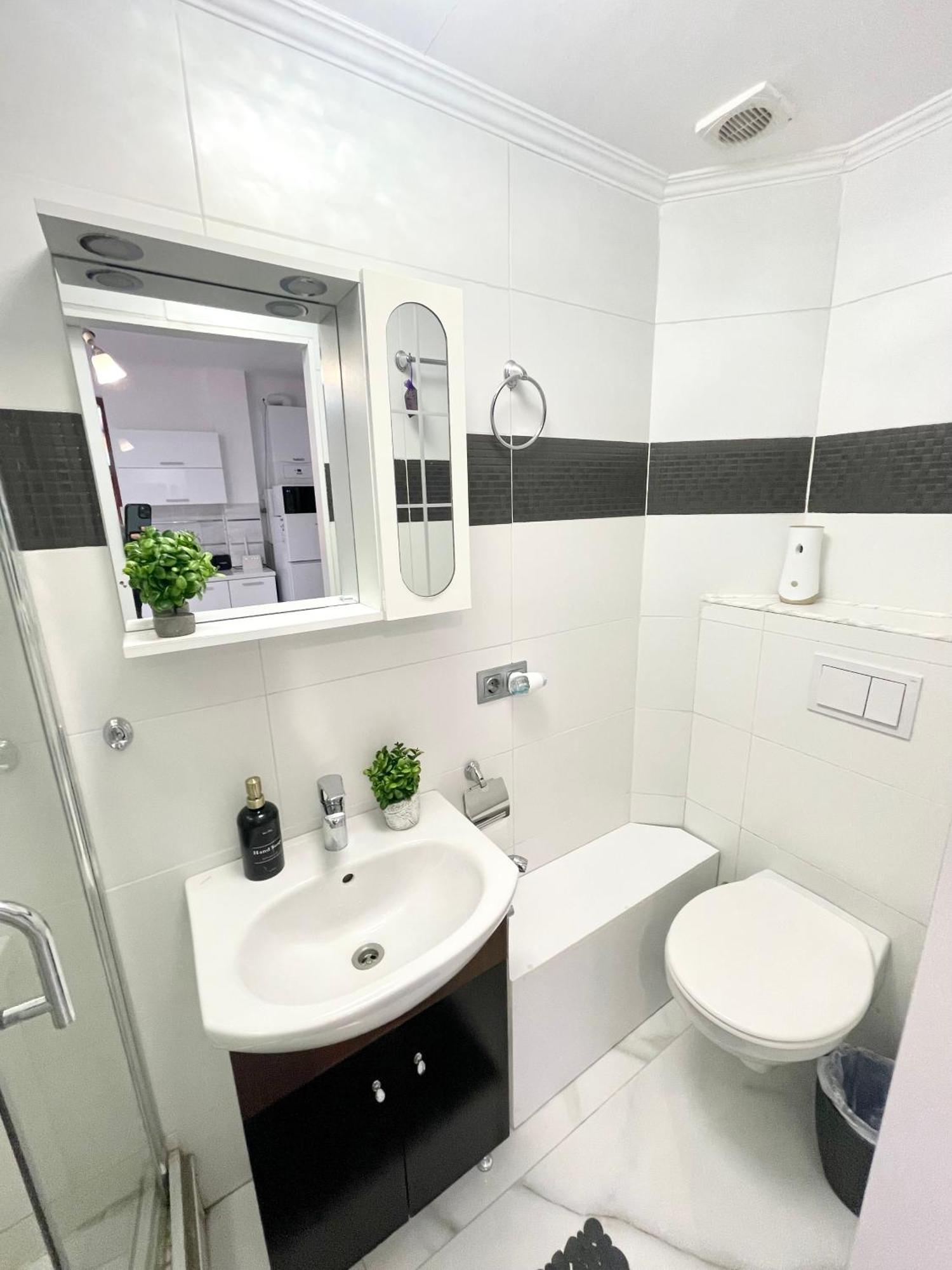 White Studio Bukarest Eksteriør billede